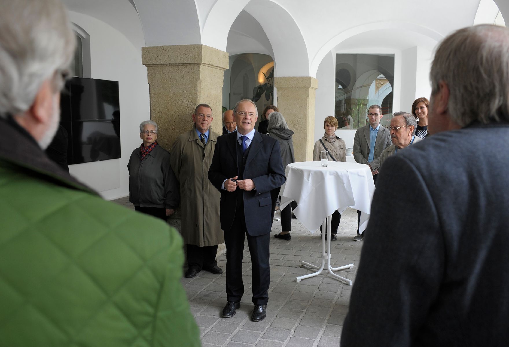 Am 30. Mai 2014 fand im Palais Porcia das Pre-Opening der Ausstellung "Extraausgabee -! Die Medien und der Krieg 1914-1918" statt. Im Bild Sektionschef Manfred Matzka bei der Begrüßung.