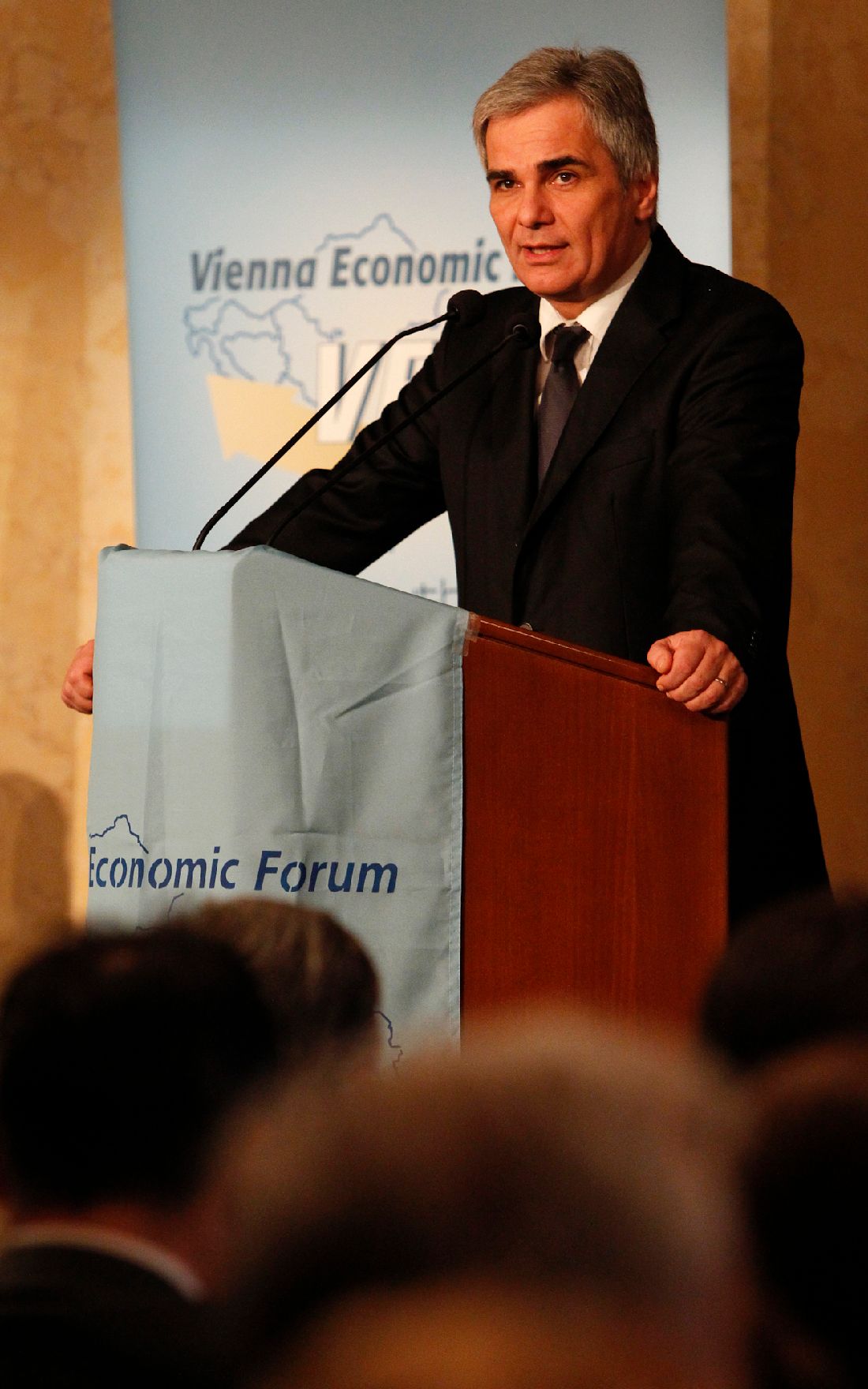 Am 21. November 2011 hielt Bundeskanzler Werner Faymann eine Rede bei dem Vienna Economic Forum im Palais Niederösterreich.