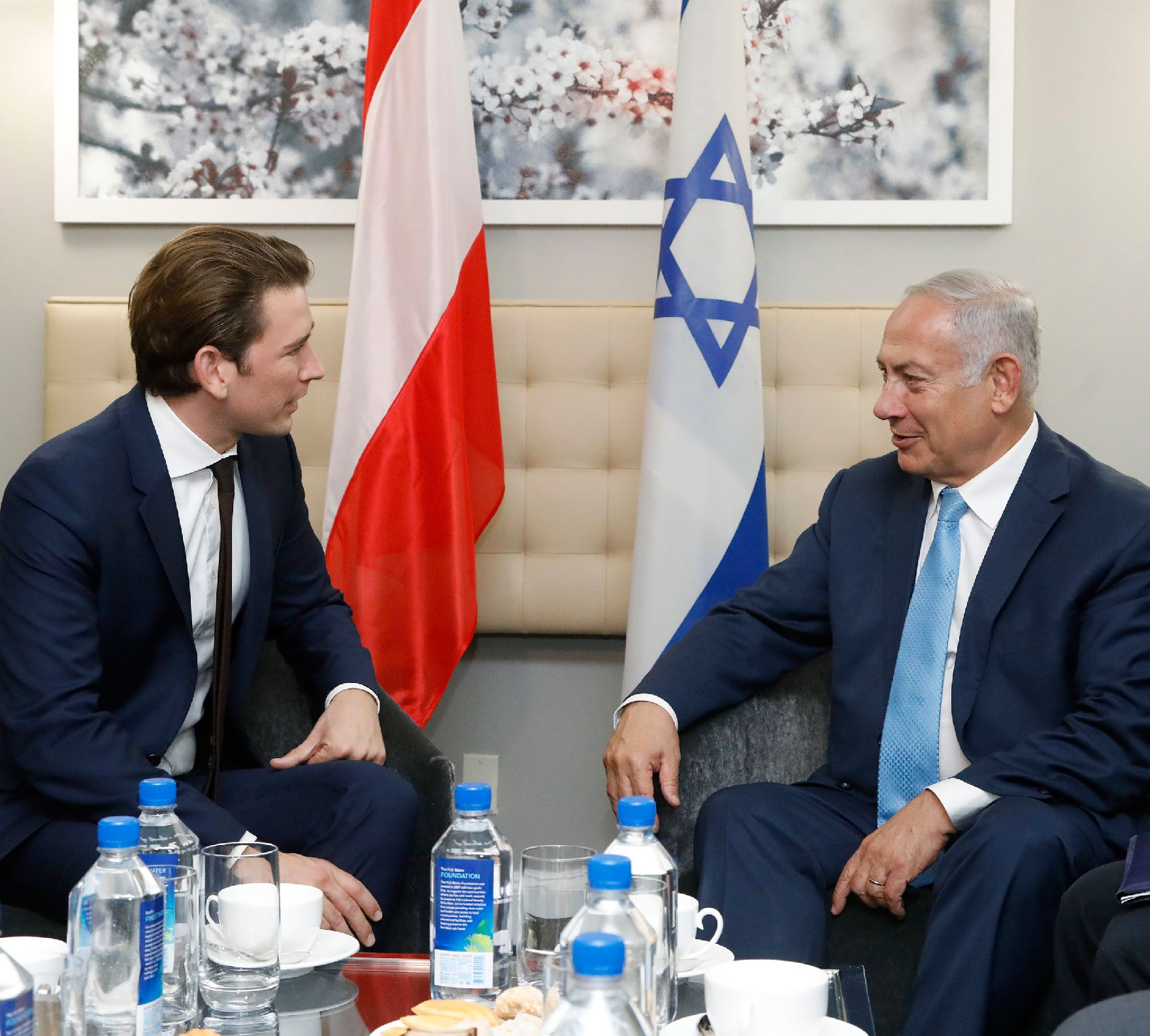 Am 26. September 2018 setzte Bundeskanzler Sebastian Kurz (l.) seine Reise anlässlich der UN-Generalversammlung nach New York fort. Im Bild bei einem Treffen mit dem israelischen Premierminister Benjamin Netanjahu (r.).