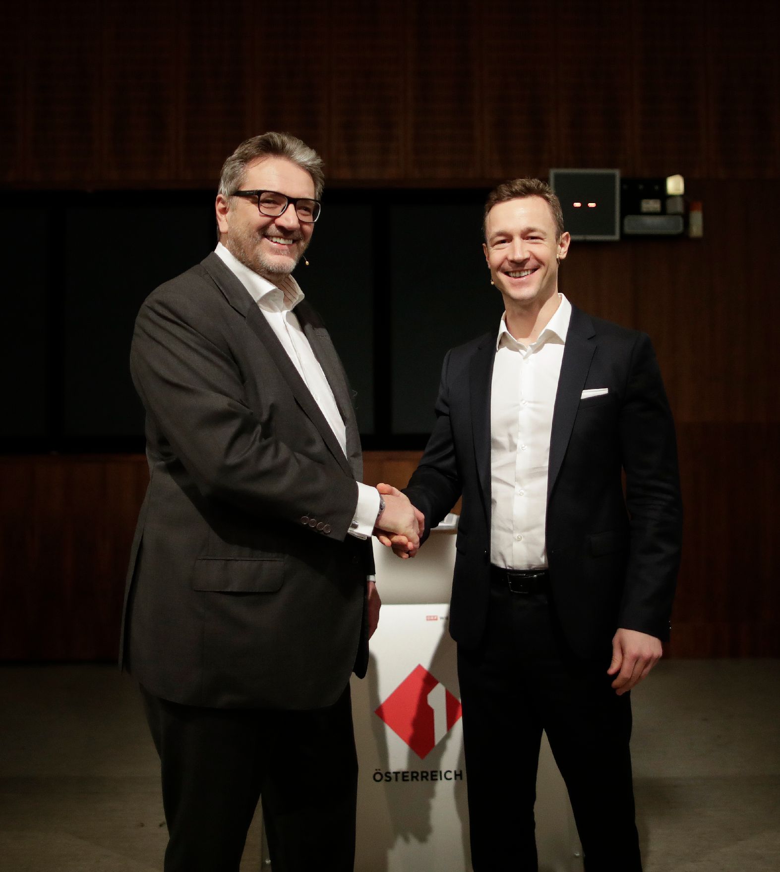 Am 30. Jänner 2019 nahm Bundesminister Gernot Blümel (r.) an der Ö1 Klartext Diskussion teil. Im Bild mit dem Stadtrat Peter Hacker (l.).