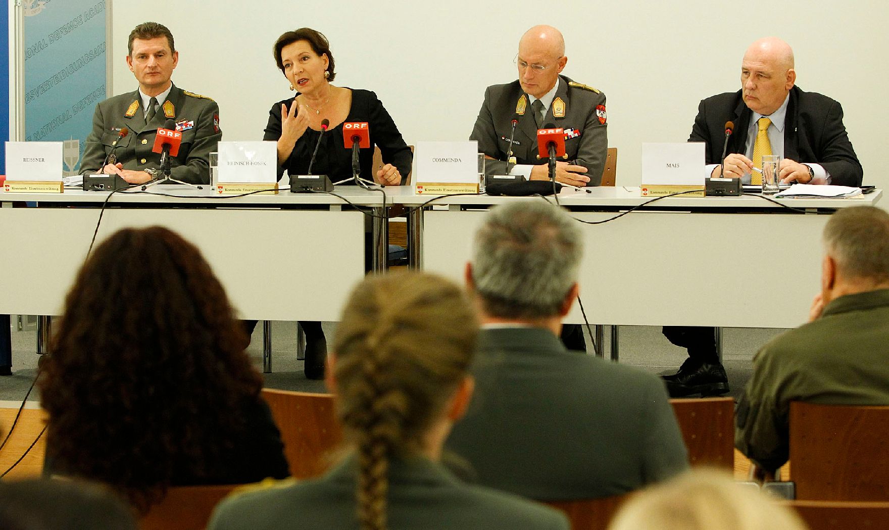 Am 12. Oktober 2011 sprach Frauenministerin Gabriele Heinisch-Hosek Abschlussworte beim Symposium "WoMen Serving Together" in der Landesverteidigungsakademie in Wien.