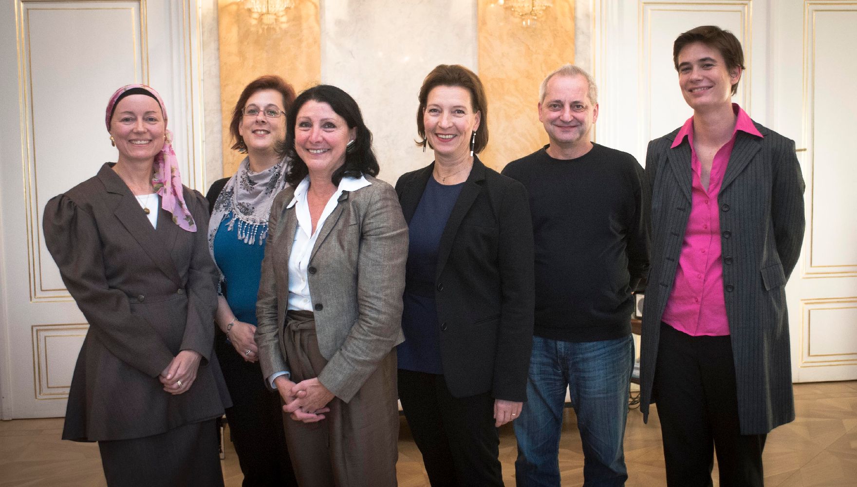 Am 23. Oktober 2012 besuchten die Gleichbehandlungsbeauftragten der staatsnahen Unternehmen die Frauenministerin Gabriele Heinisch-Hosek (3.v.r.).