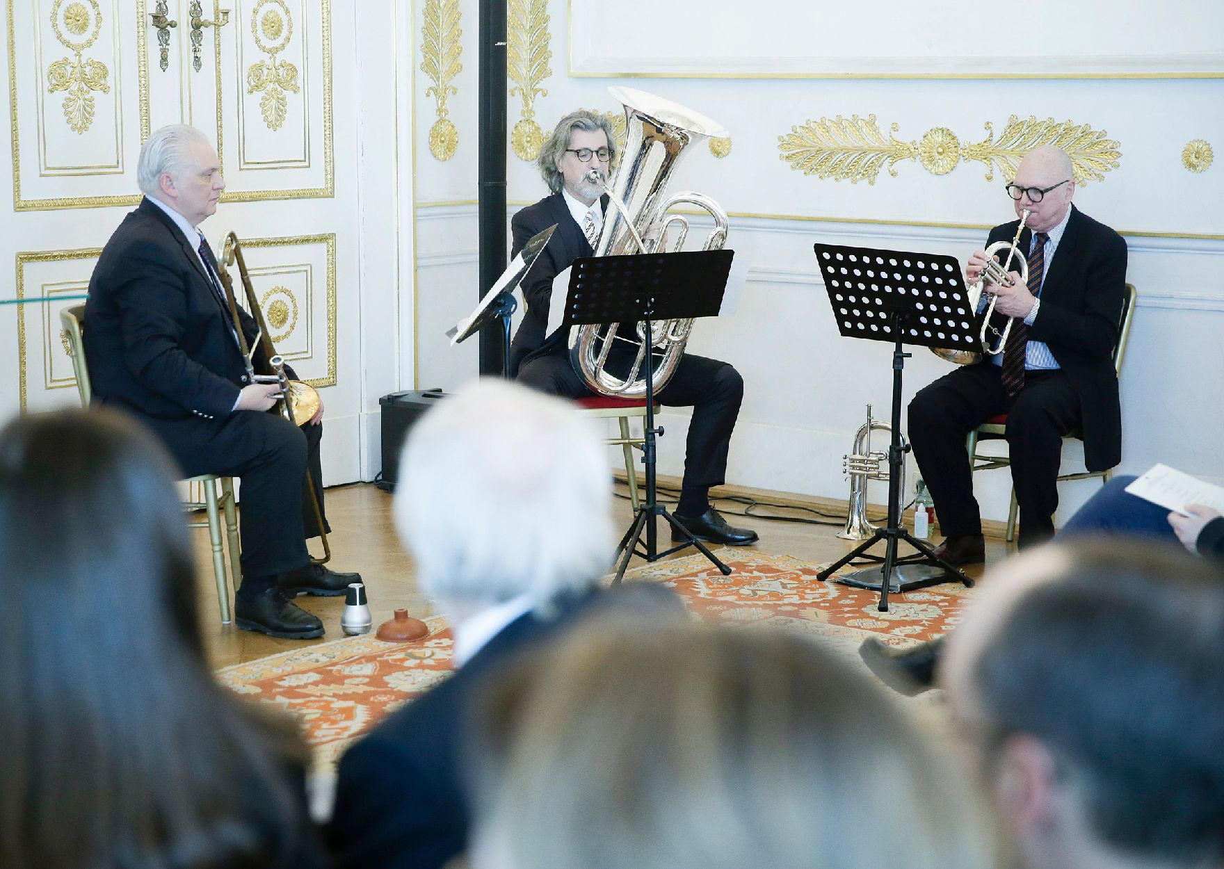 Am 9. März 2016 überreichte Kunst- und Kulturminister Josef Ostermayer das Goldene Ehrenzeichen für Verdienste um die Republik Österreich an Peter Sengl.