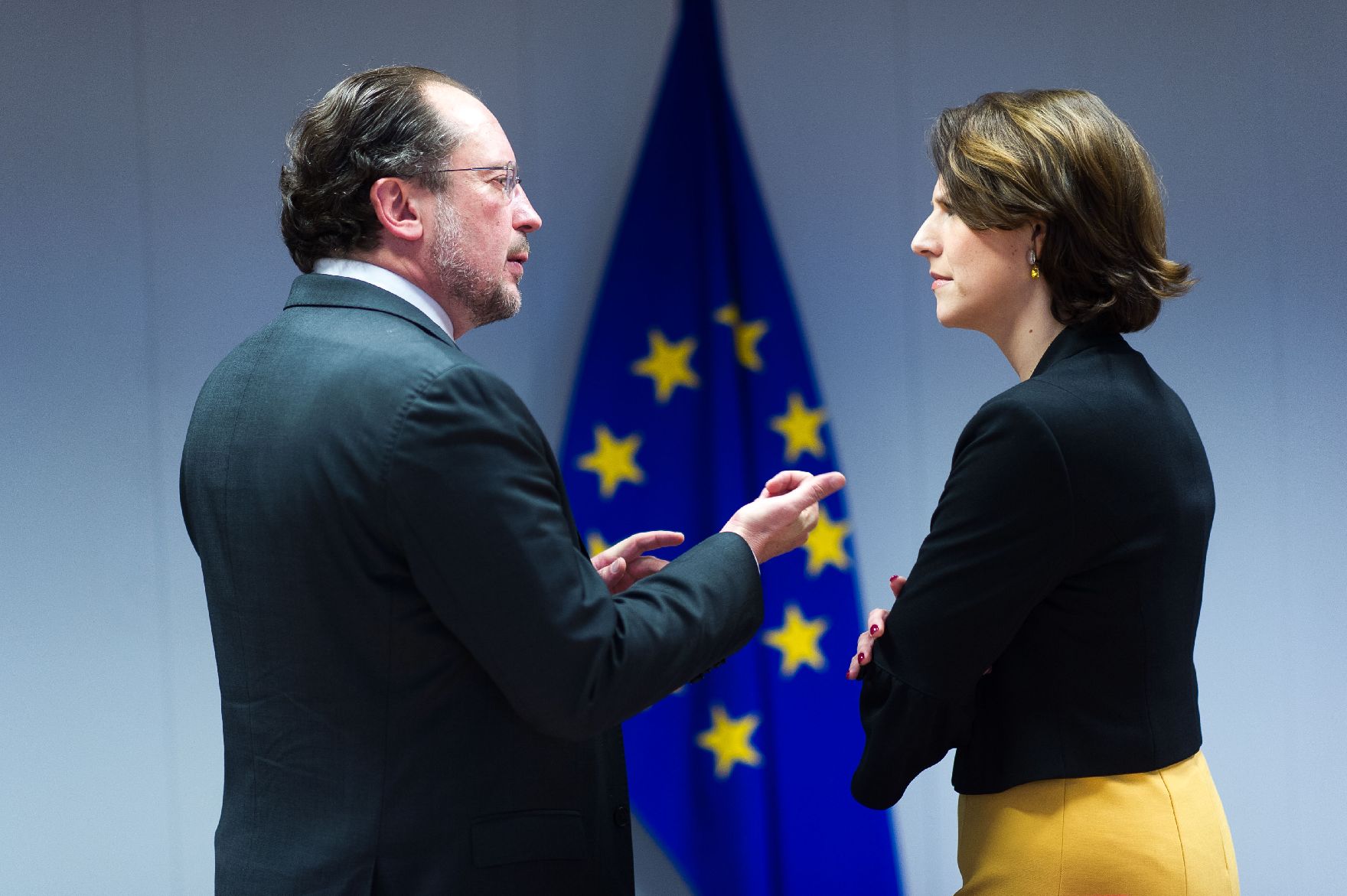 Am 20. Jänner 2020 reiste Bundesministerin Karoline Edtstadler (r.) zu einem Arbeitsbesuch nach Brüssel. Im Bild mit mit Bundesminister Alexander Schallenberg (l.).