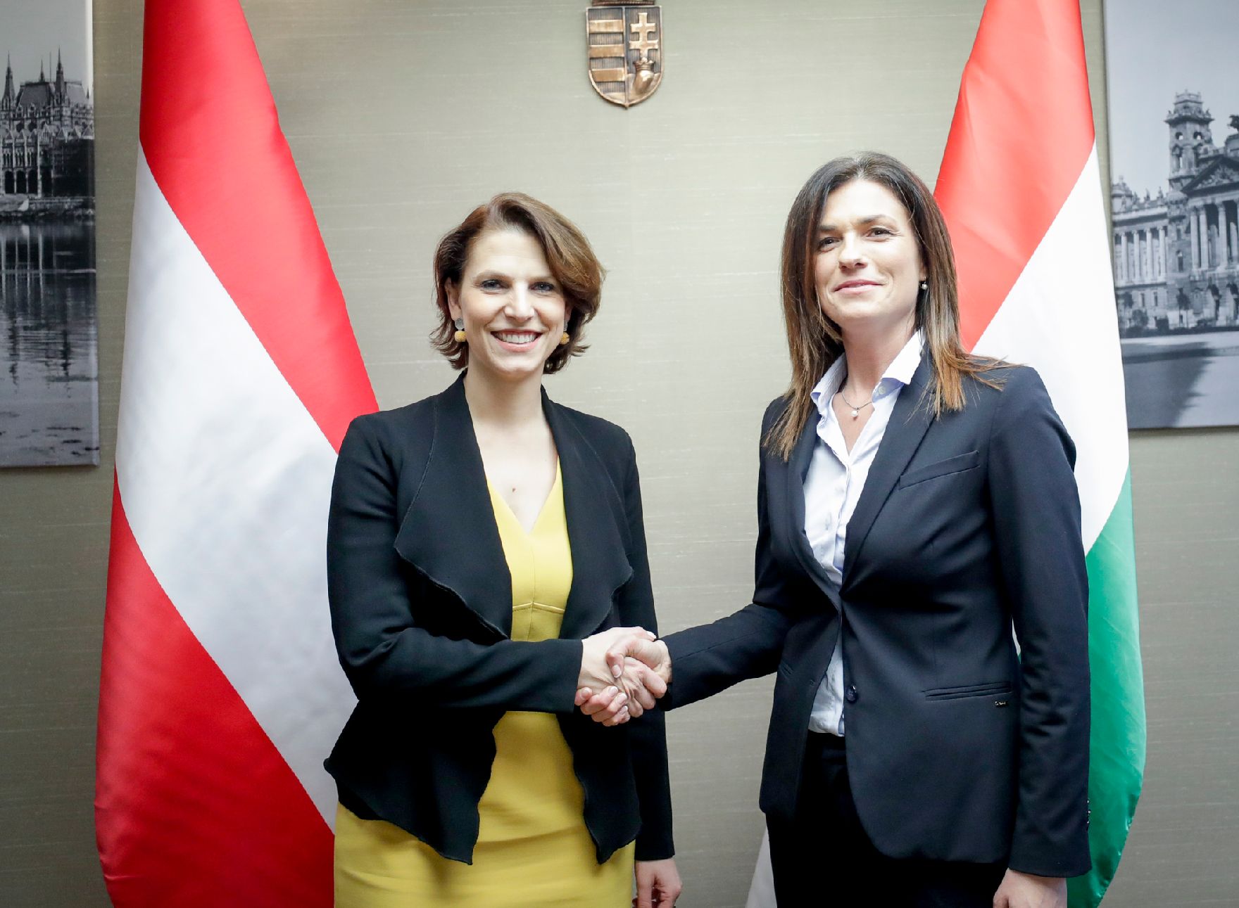 Am 10. Februar 2020 traf Bundesministerin Karoline Edtstadler (l.) die ungarische Justizministerin Judith Varga (r.) zu einem bilateralen Gespräch.