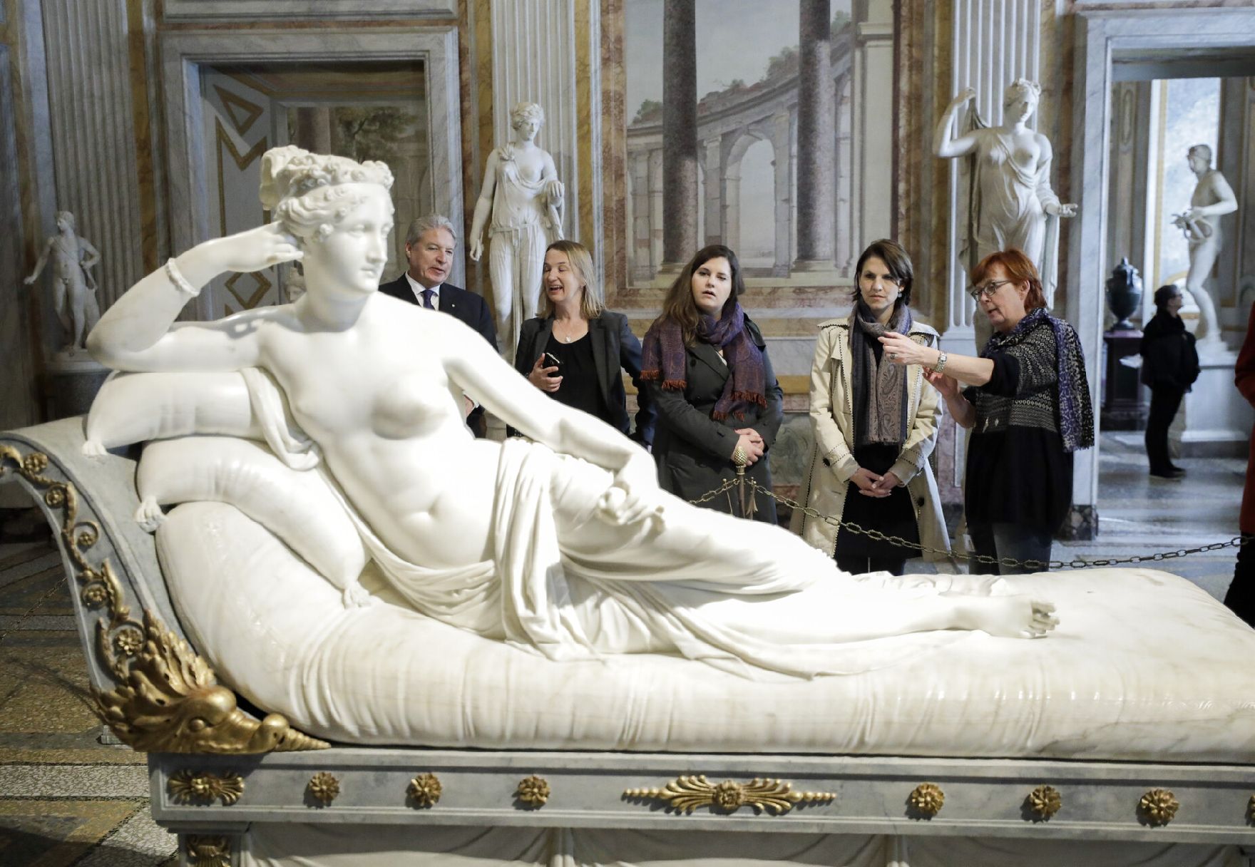 Am 13. Februar 2020 besuchte Bundesministerin Karoline Edtstadler (im Bild) im Rahmen ihrer Rom Reise die Galleria Borghese.