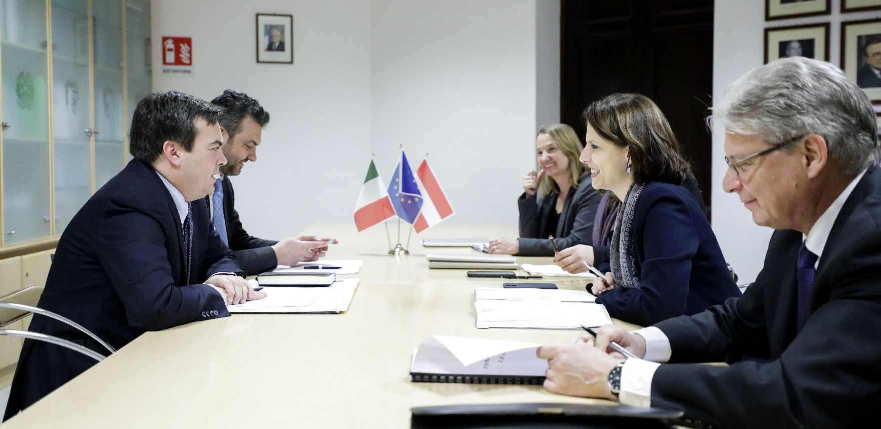 Am 13. Februar 2020 traf Bundesministerin Karoline Edtstadler im Rahmen ihrer Rom Reise den Minister für europäische Angelegenheiten Vincenzo Amendola zu einem Arbeitsgespräch.