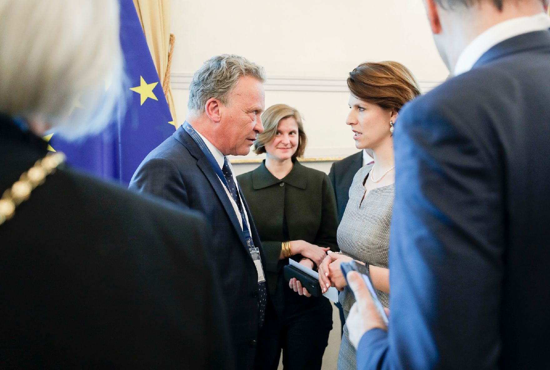 Am 21. Februar 2020 lud Bundesministerin Karoline Edtstadler zu dem Empfang des Österreichischen Rechtsanwaltskammertages im Bundeskanzleramt