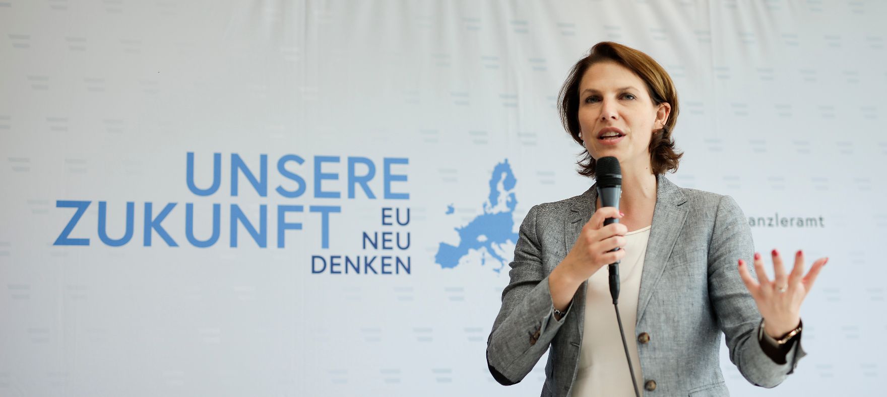 Am 24. Juli 2020 lud Bundesministerin Karoline Edtstadler (im Bild) im Rahmen ihres Bundesländertags im Burgenland zum Dialog über die Zukunft der EU ein.