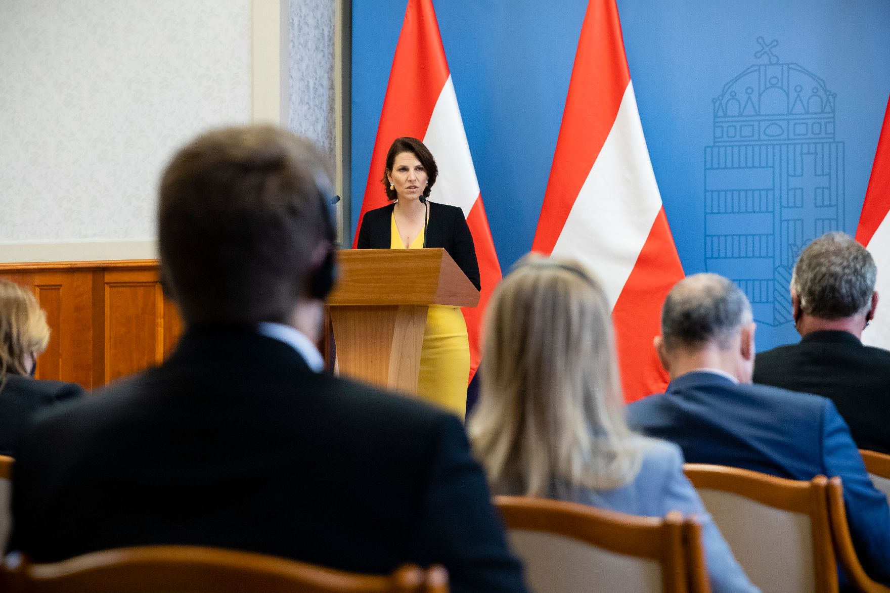 Am 25. September 2020 traf Bundesministerin Karoline Edtstadler (im Bild) im Rahmen ihres Arbeitsbesuchs in Ungarn den ungarischen Außenminister Péter Szijjártó.