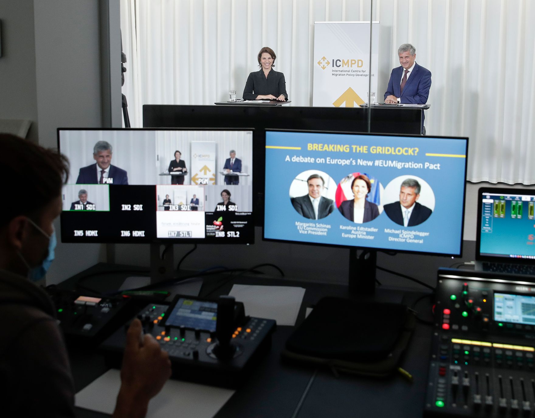 Am 6. Oktober 2020 nahm Bundesministerin Karoline Edtstadler gemeinsam mit ICMPD Generaldirektor Michael Spindelegger an einer Videokonferenz mit dem Vizepräsidenten der EU-Kommission Margaritis Schinas teil.