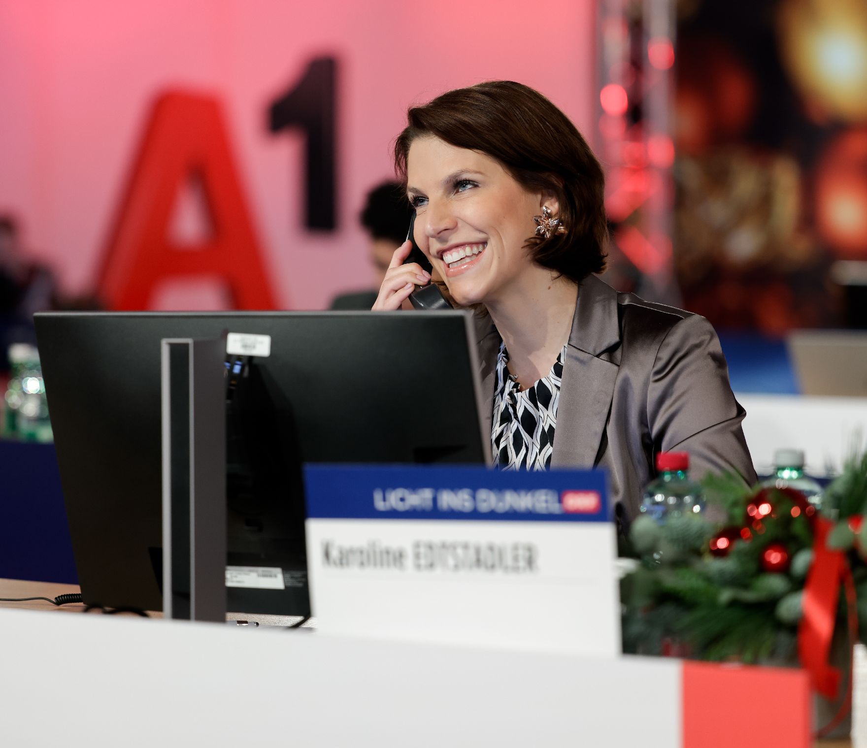 Am 24. Dezember 2020 nahm Bundesministerin Karoline Edtstadler an der Licht ins Dunkel Spendenaktion im ORF Zentrum Wien teil.