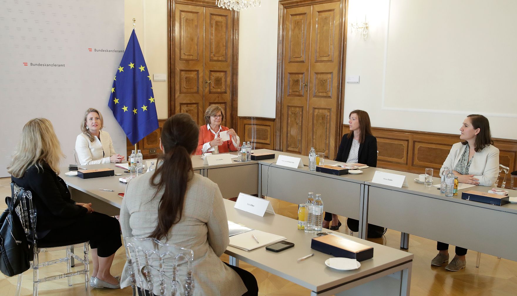 Am 17. Juli 2020 lud Bundesministerin Susanne Raab (im Bild) zu einem Round Table zum Thema "Frauen und Integration".