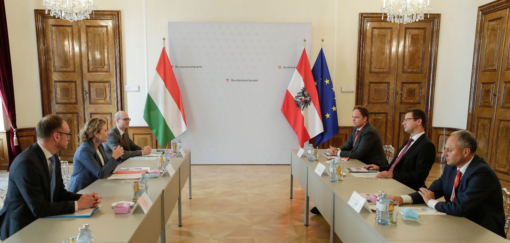Am 15. September 2020 empfing Bundesministerin Susanne Raab den ungarischen Kanzleramtsminister Gergely Gulyás zu einem Arbeitsgespräch.