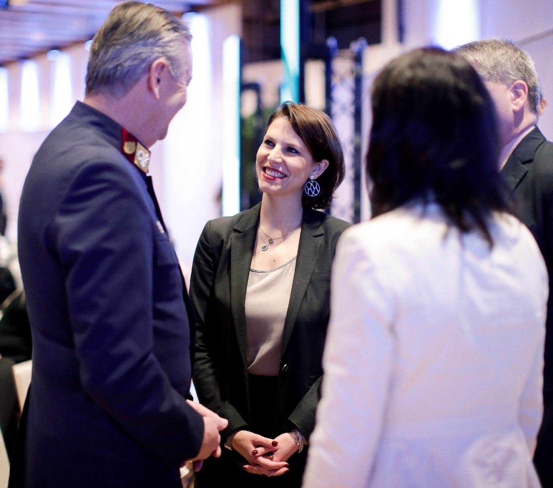 Am 19. Dezember 2018 fand eine Tag der offenen Tür im Austria Center Vienna statt zum Abschluss des EU-Ratvorsitzes. Im Bild Staatssekretärin Karoline Edtstadler (m.).
