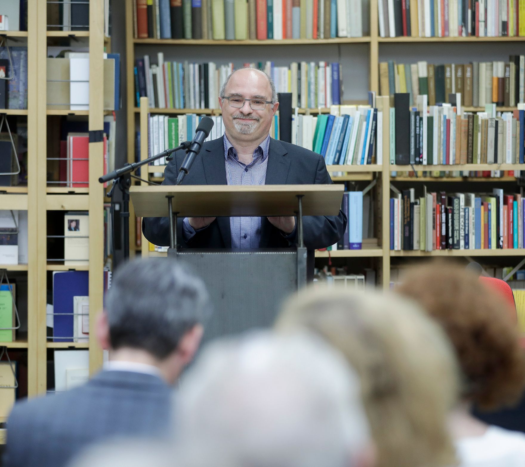 Am 30. Juni 2019 überreichte Sektionschef Jürgen Meindl die Staatspreise für literarische Übersetzung an Cornelius Hell und an Maja Badridze.