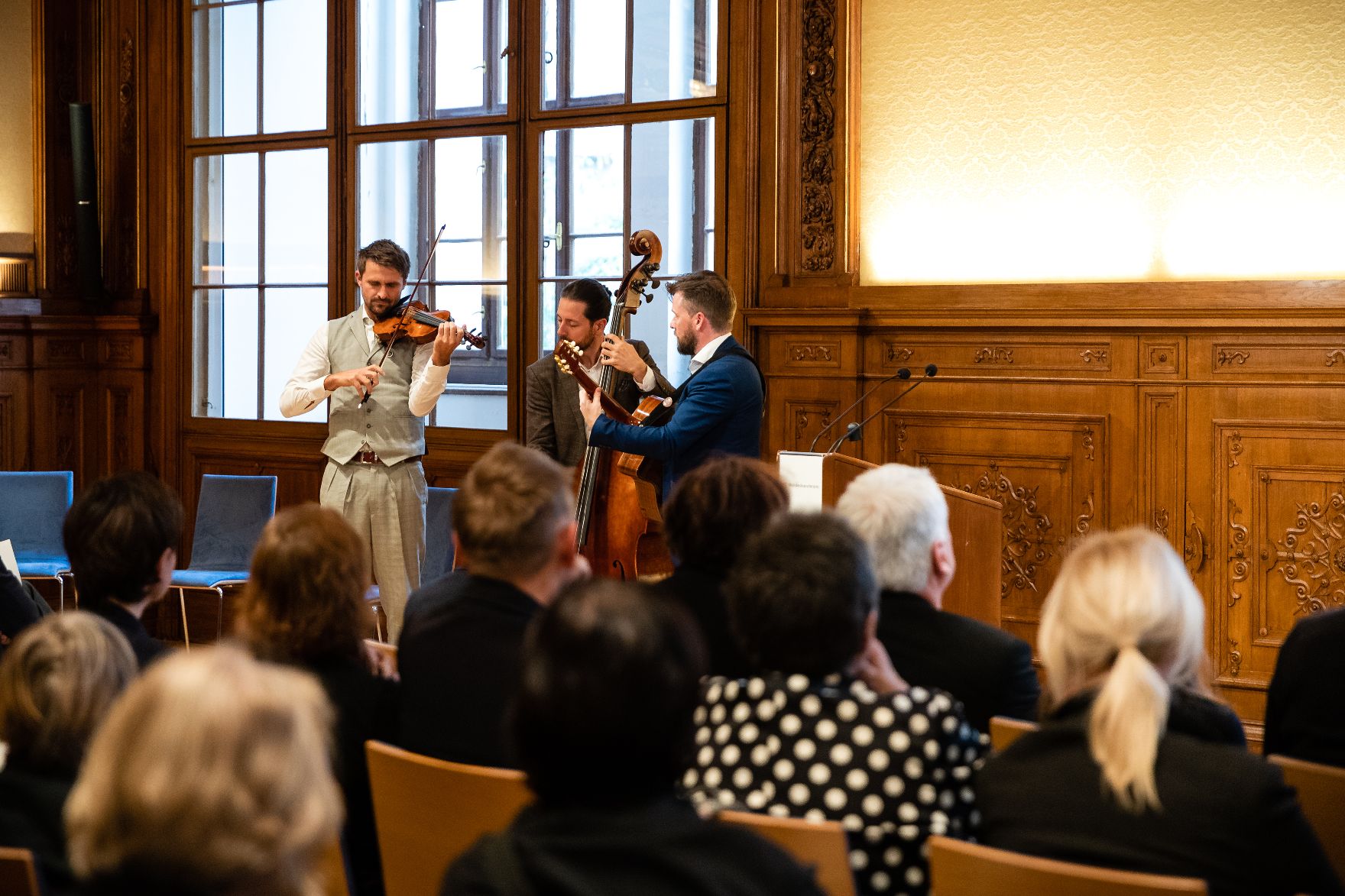 Am 28. Oktober 2019 verlieh Sektionschef Jürgen Meindl den Österreichischen Staatspreis für Kunstkritik an Silvia Eiblmayr.