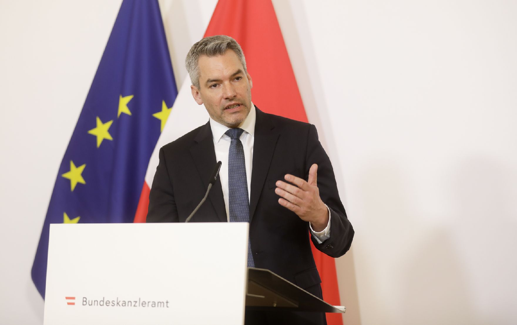 Am 19. März 2020 fand ein Pressestatement zu den Maßnahmen gegen die Krise im Bundeskanzleramt statt. Im Bild Innenminister Karl Nehammer.