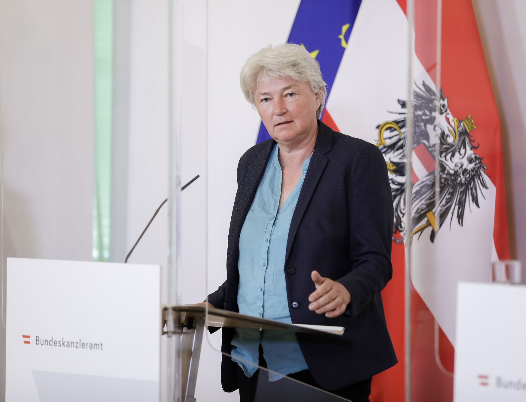 Am 4. Mai 2020 fand ein Pressestatement zu den Maßnahmen gegen die Krise im Bundeskanzleramt statt. Im Bild Elisabeth Puchhammer, Virologin der Medizinischen Universität Wien.