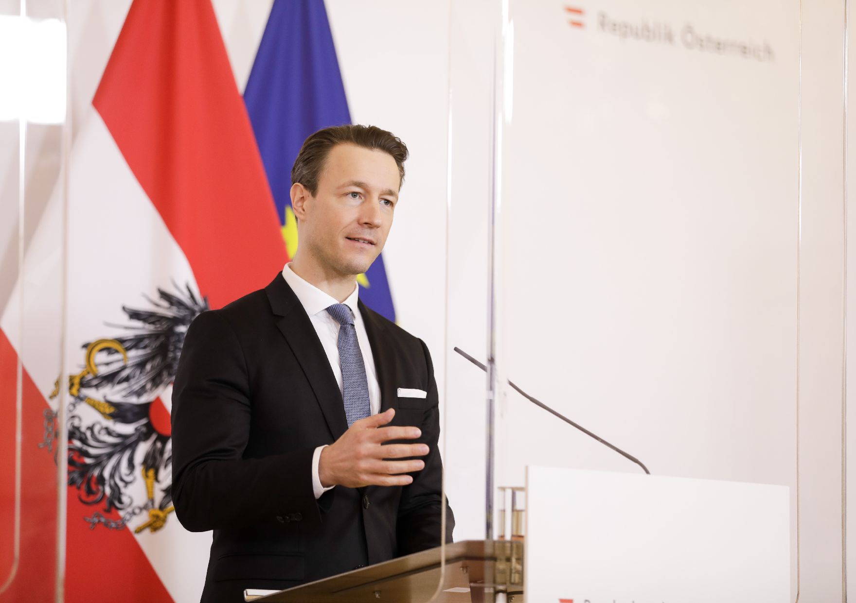 Am 7. Mai 2020 fand ein Pressestatement zu den Maßnahmen gegen die Krise im Bundeskanzleramt statt. Im Bild Finanzminister Gernot Blümel.