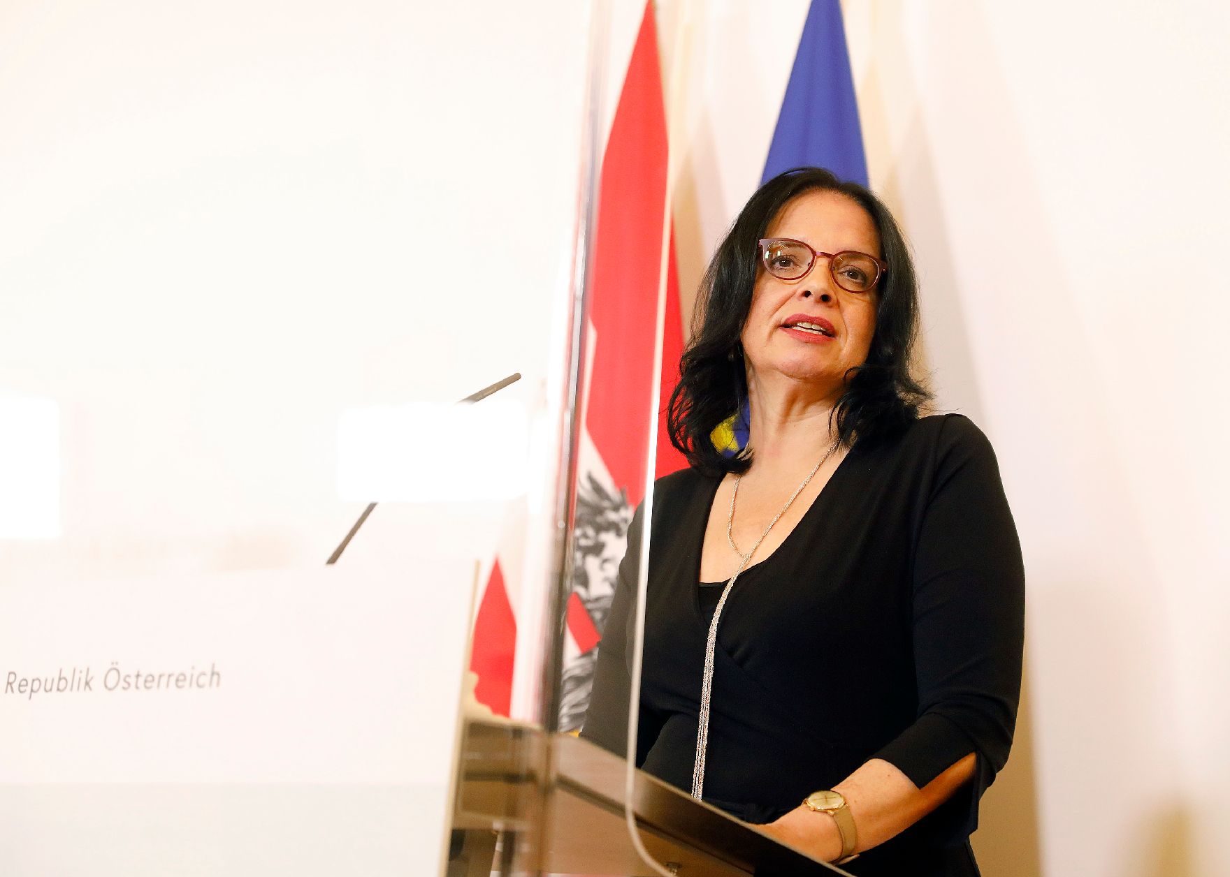 Im Bild Staatssekretärin Andrea Mayer beim Pressefoyer nach dem Ministerrat am 7. Oktober 2020.