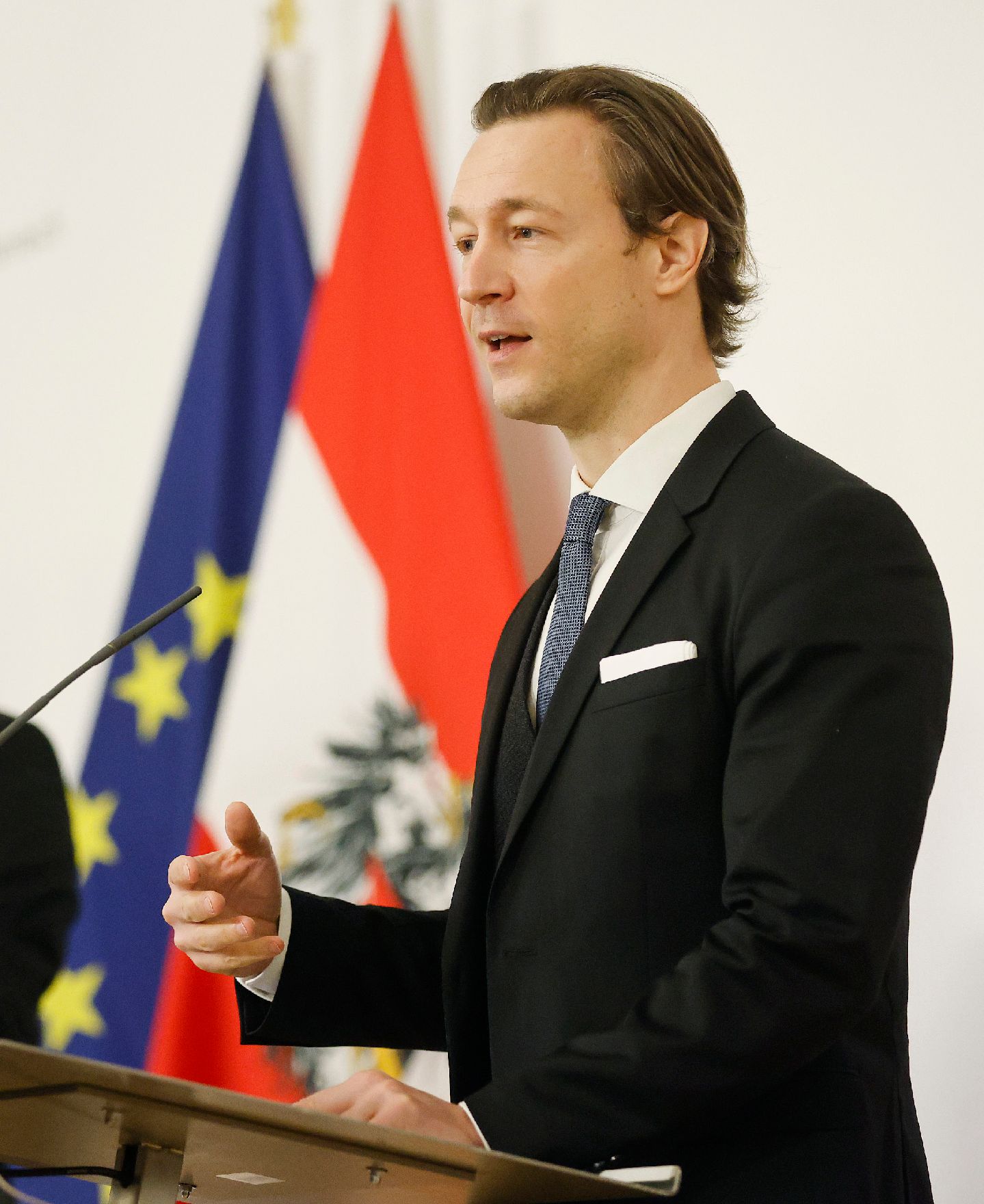 Im Bild Bundesminister Gernot Blümel beim Pressefoyer nach dem Ministerrat am 20. Jänner 2021.