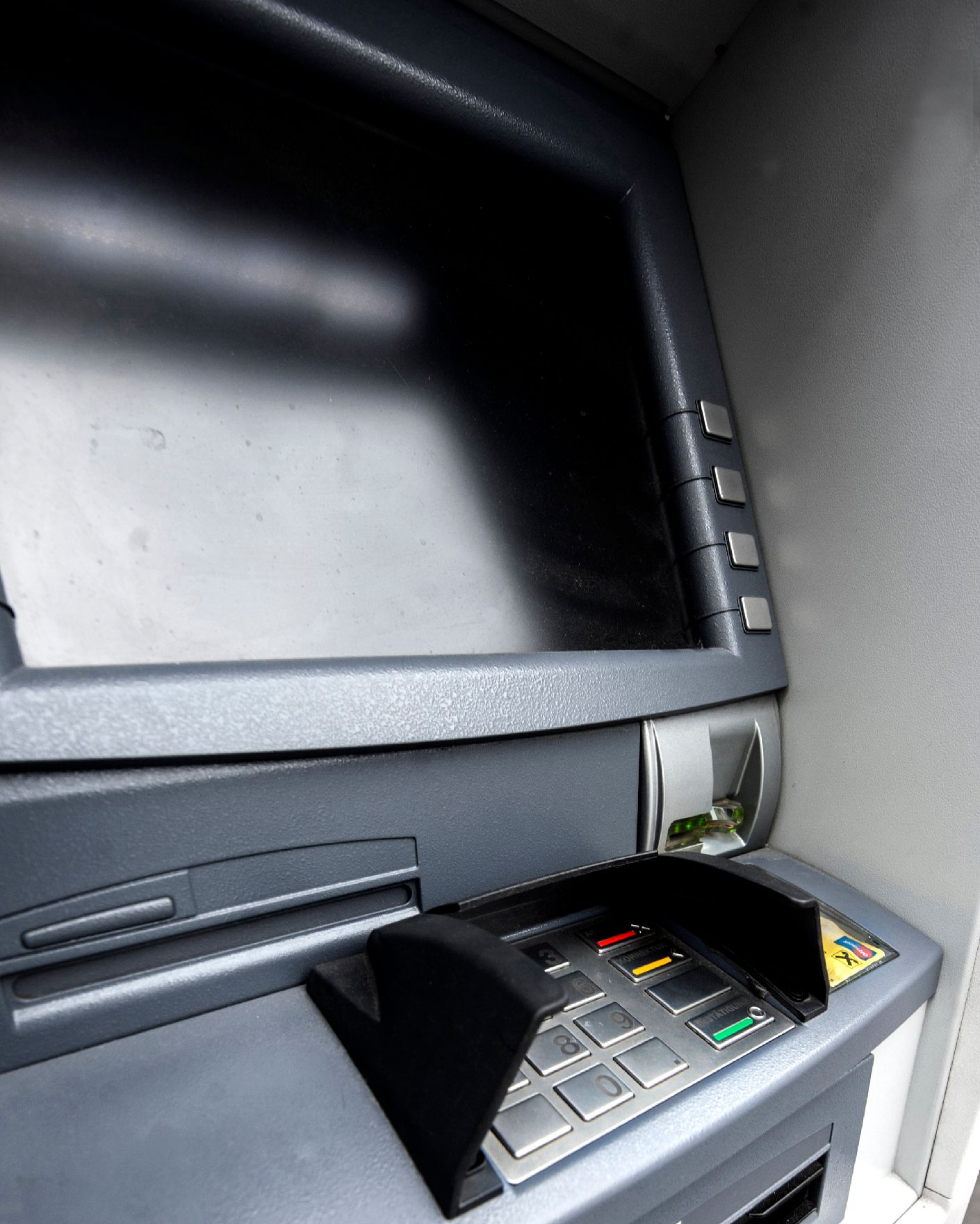 Ein Bankomat in der Herrengasse. Schlagworte: Bildschirm, Tasten, Technik, Wirtschaft