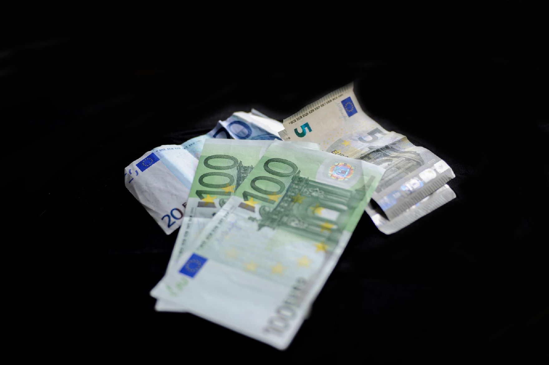 Verschiedene Eurogeldscheine. Schlagworte: Euro, Geld, Scheine, Wirtschaft