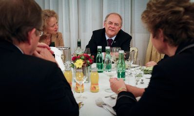 Am 27. September 2012 empfing Sektionschef Manfred Matzka (m.) die Teilnehmerinnen und Teilnehmer der Tagung der Österreichischen Verwaltungswissenschaftlichen Gesellschaft (ÖVG) im Bundeskanzleramt.