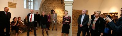 Am 15. April 2015 eröffnete Bereichsleiterin im Bundeskanzleramt, Nicole Bayer die Ausstellung "14 x 14 - Vermessung des Donauraumes. Positionen aktueller Kunst. Momentaufnahmen" im Palais Porcia.