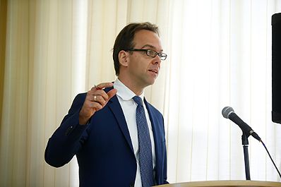 Am 27. und 28. April 2015 fand in der Diplomatischen Akademie Wien die Conference on European Democracy (EuDEM) 2015 statt. Im Bild Prof. Kornprobst (Diplomatische Akademie Wien) bei seinem Vortrag.