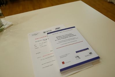 Am 27. und 28. April 2015 fand in der Diplomatischen Akademie Wien die Conference on European Democracy (EuDEM) 2015 statt. Im Bild der frisch herausgebrachte Tagungsband der EuDEM 2014 („Multilevel Governance – from local communities to a true European community“).