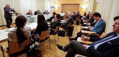 Am 25. und 26. April 2016 fand in der Diplomatischen Akademie die Conference on European Democracy 2016 statt. Blick aus dem Publikum (PanelII). Am Pult Prof. Hein.