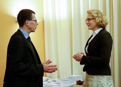 Am 25. und 26. April 2016 fand in der Diplomatischen Akademie die Conference on European Democracy 2016 statt. Im Gespräch: Prof. Hansen (l.) und Dr.- Kulesza (r.).