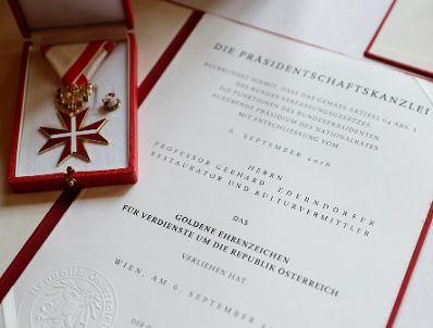 Am 8. Mai 2017 überreichte Reinhold Hohengartner das Goldene Ehrenzeichen für Verdienste um die Republik Österreich an Gerhard Ederndorfer.
