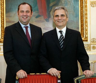 Bundeskanzler Werner Faymann (r.) und Finanzminister Josef Pröll (l.) im Bundeskanzleramt.
