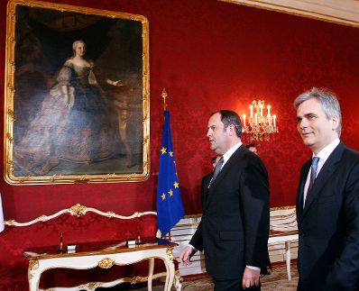 Am 02. Dezember 2008 wurde die neue Bundesregierung von Bundespräsident Heinz Fischer in der Präsidentschaftskanzlei angelobt. Im Bild Bundeskanzler Werner Faymann (r.) und Vizekanzler und Finanzminister Josef Pröll (l.).