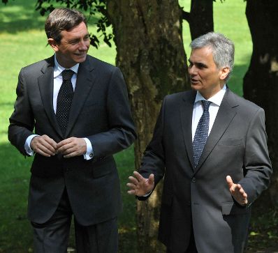 Mittwoch, den 26. August 2009 traf Österreichs Bundeskanzler in Slowenien zu einem Arbeitsbesuch ein. Auf Schloss Brdo traf Bundeskanzler Werner Faymann (R) mit dem slowenischen Premierminister Borut Pahor (L) zu politischen Gesprächen zusammen.