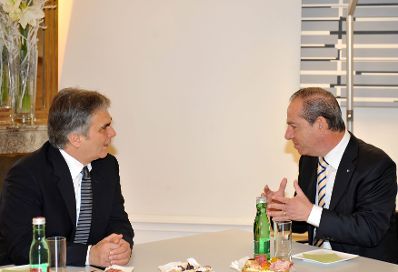 Freitag, den 4. Dezember 2009 traf Bundeskanzler Werner Faymann (r.) im Bundeskanzleramt in Wien mit dem Premierminister der Republik Malta Lawrence Gonzi (l.) zu politischen Gesprächen zusammen.