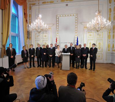 Montag, den 26. Oktober 2009 fand anlässlich des Nationalfeiertages ein Sonderministerrat im Bundeskanzleramt in Wien statt. Im Bild Bundeskanzler Werner Faymann mit den Mitgliedern der österreichischen Bundesregierung.