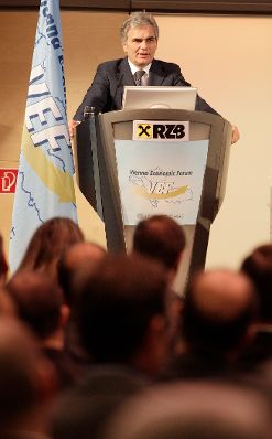 Am 8. November 2010 hielt Bundeskanzler Werner Faymann die Eröffnungsrede beim 7. Vienna Economic Forum (VEF) in der Raiffeisenzentralbank in Wien.