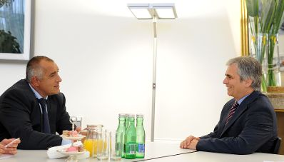 Dienstag, den 20. Juli 2010 traf Bundeskanzler Werner Faymann (R) im Bundeskanzleramt in Wien mit dem Premierminister von Bulgarien, Bojko Borissow (L) zu politischen Gesprächen zusammen.