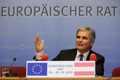 Freitag, den 29. Oktober 2010 fand in Brüssel, Belgien die Abschluss-Pressekonferenz des österreichischen Bundeskanzlers Werner Faymann zum 2. Sitzungstag des Europäischen Rates der EU-Staats- und Regierungschefs statt.