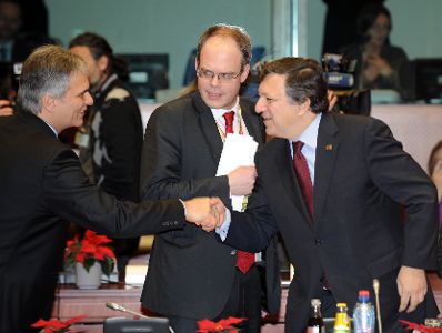 Donnerstag, den 16. Dezember 2010 fand in Brüssel, Belgien die Sitzung des Europäischen Rates der EU-Staats- und Regierungschefs statt. Im Bild Bundeskanzler Werner Faymann (L) mit EU-Kommissionspräsident Jose Manuel Barroso (R).