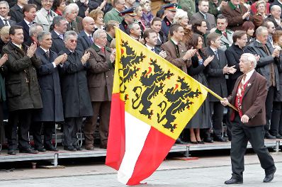 Bundeskanzler Faymann und Bundespräsident Fischer in Klagenfurt beim Festumzug anlässlich 90 Jahre Volksabstimmung.