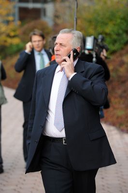 Samstag, den 23. Oktober 2010 wurde in Loipersdorf, Steiermark die Klausurtagung der Bundesregierung zur Fixierung des Budgets 2011 fortgesetzt. Im Bild Sozialminister Rudolf Hundstorfer vor Beginn der Tagung.