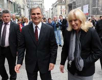 Sonntag, den 12. September 2010 traf Österreichs Bundeskanzler Werner Faymann (L) mit der Ministerpräsidentin der Slowakischen Republik Iveta Radičová (R) zu einem Arbeitsmittagessen im Haas-Haus in Wien zusammen.