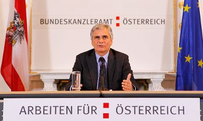 Bundeskanzler Werner Faymann beim Pressefoyer nach dem Ministerrat am 7. September 2010 im Bundeskanzleramt.