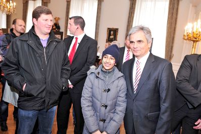 Dienstag, den 26. Oktober 2010 empfing Bundeskanzler Werner Faymann im Rahmen des Nationalfeiertages Besucherinnen und Besucher im Bundeskanzleramt.