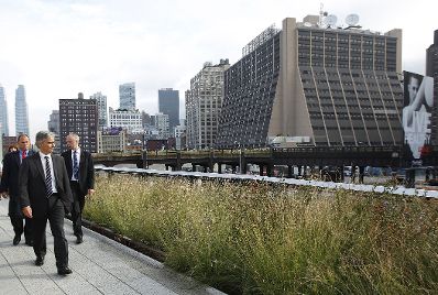 Am 22. September 2011 besuchte Bundeskanzler Werner Faymann die High Line in New York.